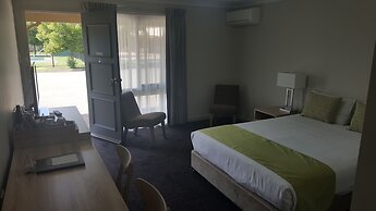 Quality Inn Carriage House