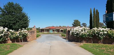 Quality Inn Carriage House