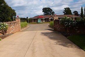 Quality Inn Carriage House