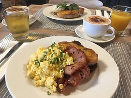 Quality Inn Carriage House