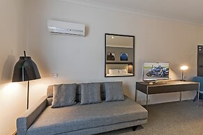 Silkari Urban CKS Sydney Airport Hotel