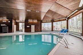 Stony Plain Inn and Suites