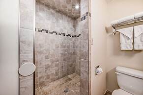 Stony Plain Inn and Suites