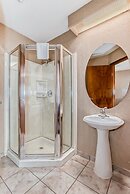 Stony Plain Inn and Suites