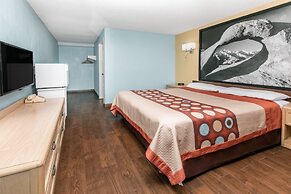 Super 8 by Wyndham Bishop