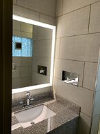 University Manor Inn