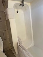 University Manor Inn