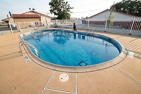 Americas Best Value Inn & Suites Siloam Springs