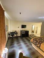 Super 8 by Wyndham Metropolis