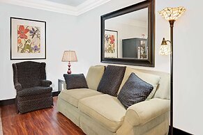 Super 8 by Wyndham Metropolis