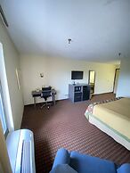 Super 8 by Wyndham Metropolis