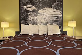 Super 8 by Wyndham Metropolis