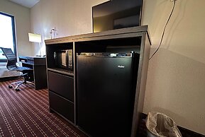 Super 8 by Wyndham Metropolis