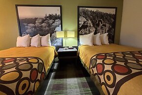 Super 8 by Wyndham Metropolis