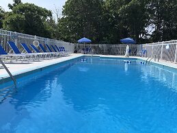 Travelodge by Wyndham Cape Cod Area