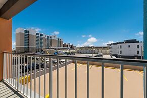 Red Roof PLUS+ & Suites Virginia Beach – Seaside