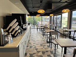 Red Roof PLUS+ & Suites Virginia Beach – Seaside