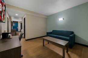 Red Roof PLUS+ & Suites Virginia Beach – Seaside