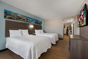 Red Roof PLUS+ & Suites Virginia Beach – Seaside