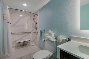 Red Roof PLUS+ & Suites Virginia Beach – Seaside