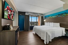 Red Roof PLUS+ & Suites Virginia Beach – Seaside