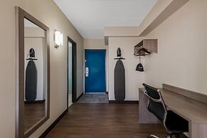 Red Roof PLUS+ & Suites Virginia Beach – Seaside