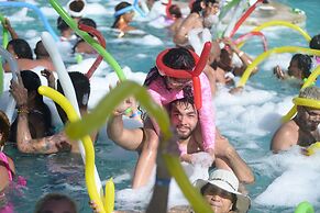 Coral Costa Caribe Beach Resort - All Inclusive