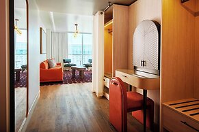 Virgin Hotels Las Vegas, Curio Collection by Hilton