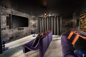 Virgin Hotels Las Vegas, Curio Collection by Hilton