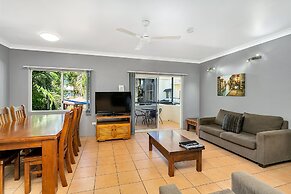 Cairns Reef Apartments & Motel