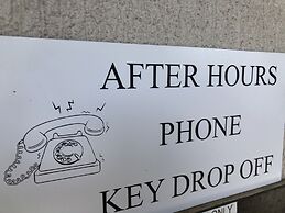 Cairns Reef Apartments & Motel