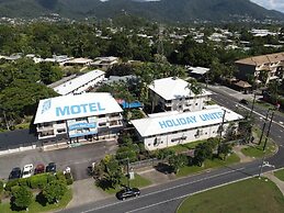 Cairns Reef Apartments & Motel