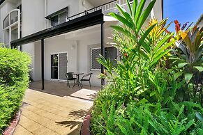 Cairns Reef Apartments & Motel