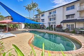 Cairns Reef Apartments & Motel