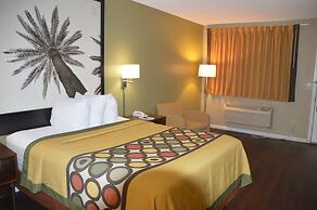 Super 8 by Wyndham Monticello