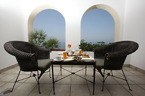 Portemilio Hotel And Resort