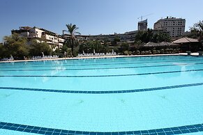 Portemilio Hotel And Resort