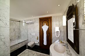 Portemilio Hotel And Resort