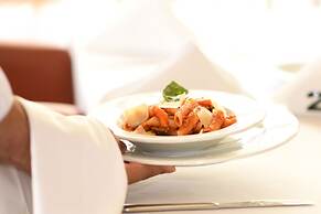 Portemilio Hotel And Resort