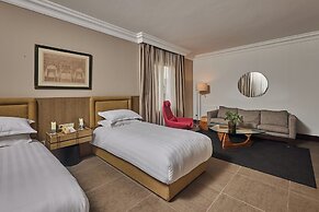 Portemilio Hotel And Resort