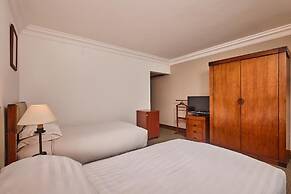 Portemilio Hotel And Resort
