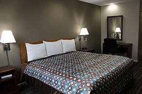 Super 8 by Wyndham Missouri Valley