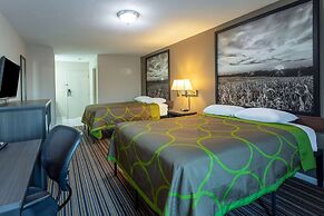 Super 8 by Wyndham Missouri Valley