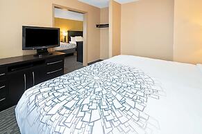 La Quinta Inn & Suites by Wyndham Logan