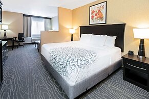 La Quinta Inn & Suites by Wyndham Logan