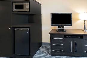 La Quinta Inn & Suites by Wyndham Logan