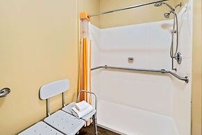 La Quinta Inn & Suites by Wyndham Logan