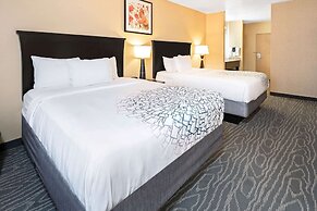 La Quinta Inn & Suites by Wyndham Logan