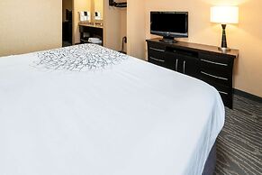 La Quinta Inn & Suites by Wyndham Logan