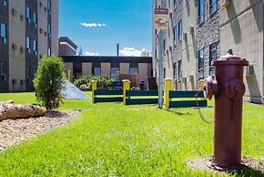 Travelodge by Wyndham Edmonton West